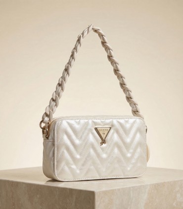 Guess tyttöjen käsilaukku J6GZ05 W4090*01 (1)